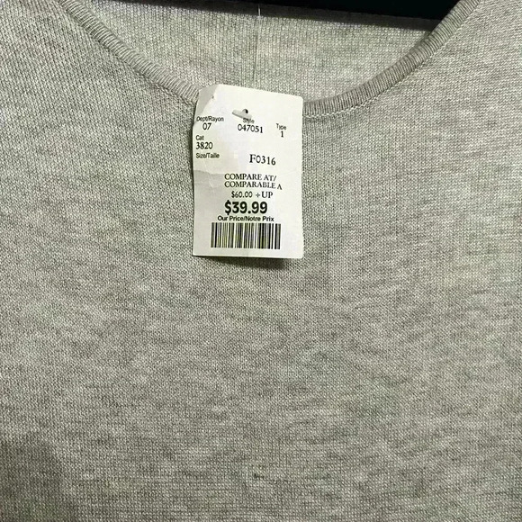 Long side  slit top - Picture 4 of 5